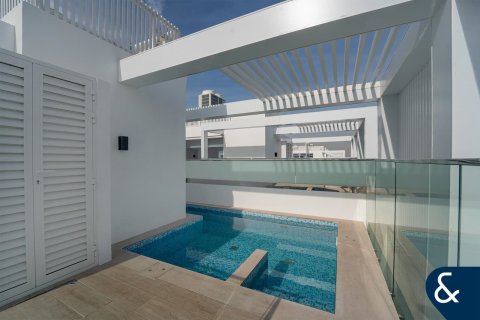 Townhouse in Al Barari, Dubai 4 bedrooms, 459 sq.m. № 98744 - photo 17