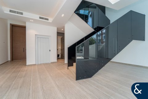 Townhouse in Al Barari, Dubai 4 bedrooms, 459 sq.m. № 98744 - photo 2