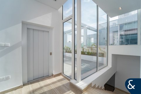 Townhouse in Al Barari, Dubai 4 bedrooms, 459 sq.m. № 98744 - photo 15