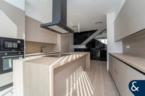 Townhouse in Al Barari, Dubai 4 bedrooms, 459 sq.m. № 98744 - photo 4