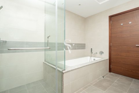 Apartment in Bur Dubai, Dubai 2 bedrooms, 137 sq.m. № 112169 - photo 18