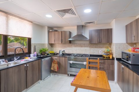 Villa en Dubai, 4 dormitorios, 304 m², № 97023 - foto 6