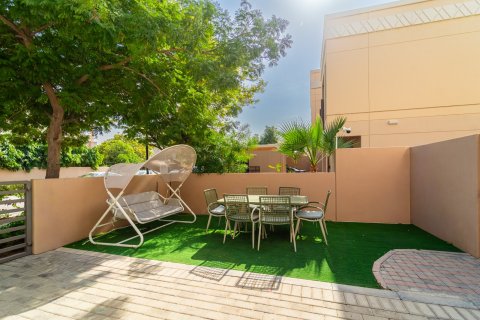 Villa en Dubai, 4 dormitorios, 304 m², № 97023 - foto 14