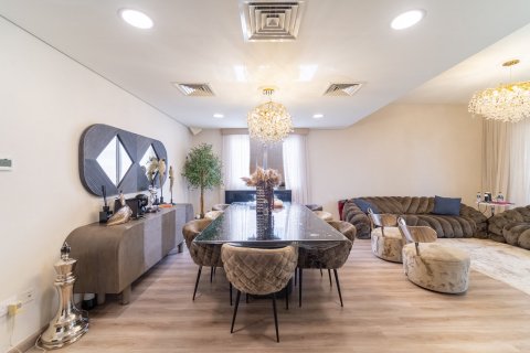 Villa en Dubai, 4 dormitorios, 304 m², № 97023 - foto 3