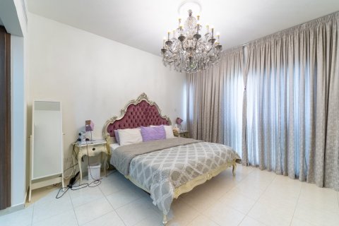 Villa en Dubai, 4 dormitorios, 304 m², № 97023 - foto 7