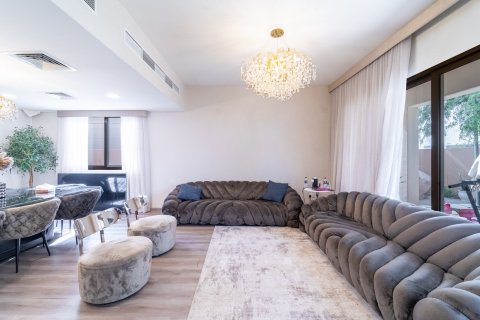 Villa en Dubai, 4 dormitorios, 304 m², № 97023 - foto 4