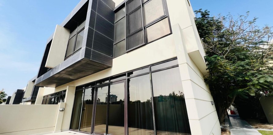 Maison de ville à Dubai, 4 chambres, 251 m², № 97026