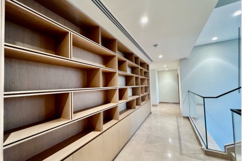 Купить виллу в Дубае: 5 спален, 649м², № 97022 - фото 8