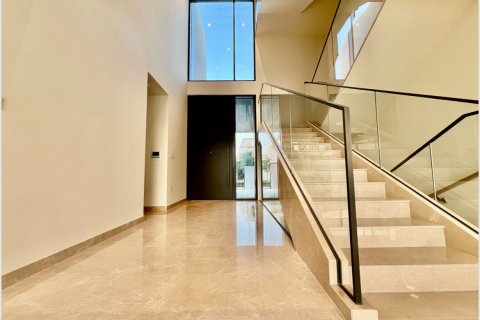 Купить виллу в Дубае: 5 спален, 649м², № 97022 - фото 7