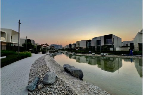 Купить виллу в Дубае: 5 спален, 649м², № 97022 - фото 17