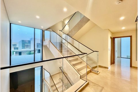 Купить виллу в Дубае: 5 спален, 649м², № 97022 - фото 10