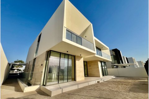 Вилла в Дубае, 5 спален, 649м², № 97022