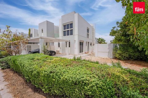 Maison de ville à Dubai, 4 chambres, 294.6 m², № 47847 - photo 1