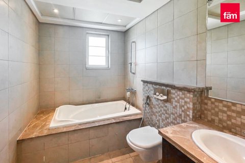 Villa en Dubai, 4 dormitorios, 759.5 m², № 47846 - foto 20