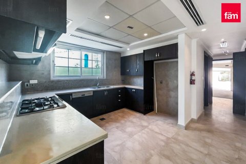 Villa en Dubai, 4 dormitorios, 759.5 m², № 47846 - foto 5