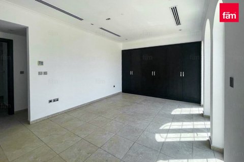 Villa en Dubai, 4 dormitorios, 759.5 m², № 47846 - foto 17