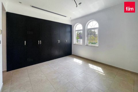 Villa en Dubai, 4 dormitorios, 759.5 m², № 47846 - foto 14