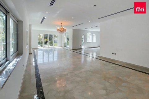 Villa en Dubai, 4 dormitorios, 759.5 m², № 47846 - foto 1