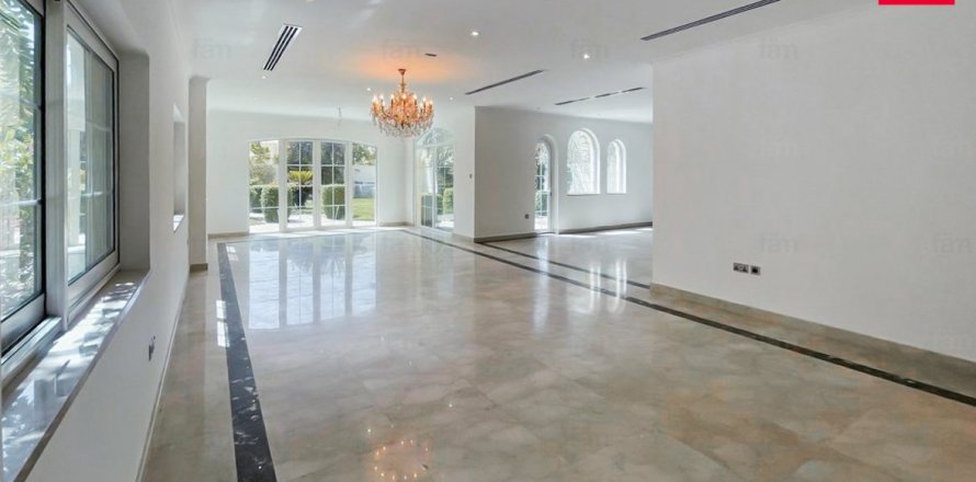 Villa en Dubai, 4 dormitorios, 759.5 m², № 47846