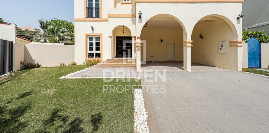 Villa à The Villa, Dubai, 4 chambres, 792.56 m², № 138151
