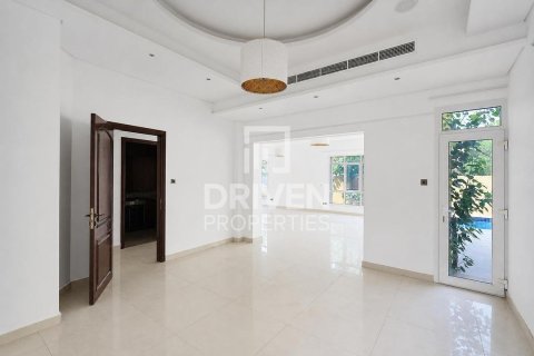 Villa à The Villa, Dubai, 5 chambres, 623.01 m², № 138150 - photo 2