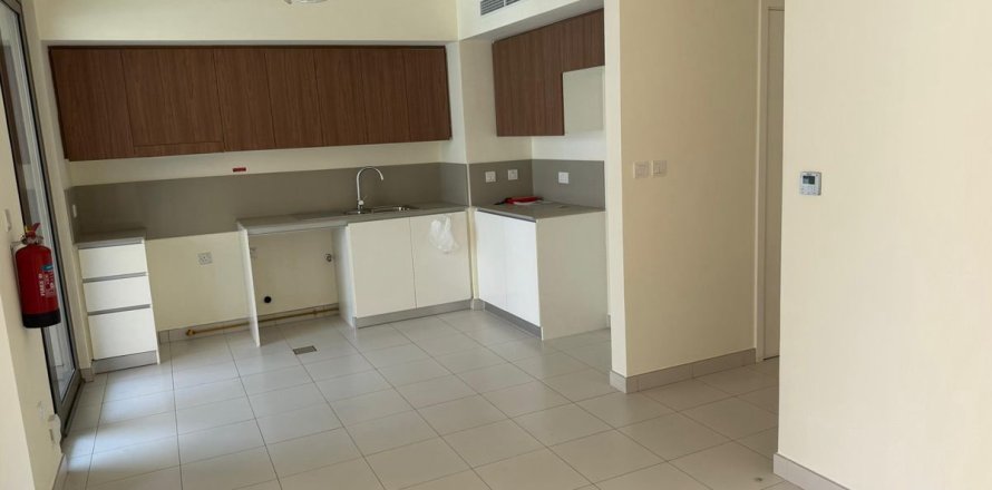 Таунхаус в Дубае, 3 спальни, 141м², № 40724