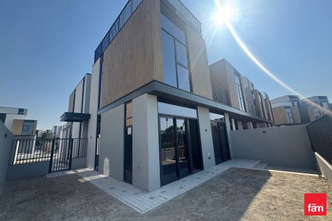 Купить таунхаус в Дубае: 4 спальни, 276.7м², № 85908 - фото 2