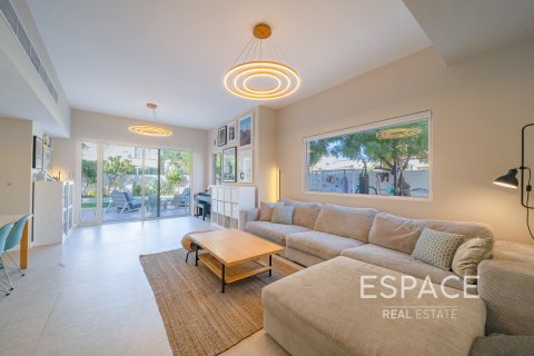 Villa in Springs 4, The Springs, Dubai 3 bedrooms, 232 sq.m. № 61888 - photo 2