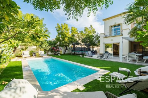 Villa in Springs 4, The Springs, Dubai 3 bedrooms, 232 sq.m. № 61888 - photo 1