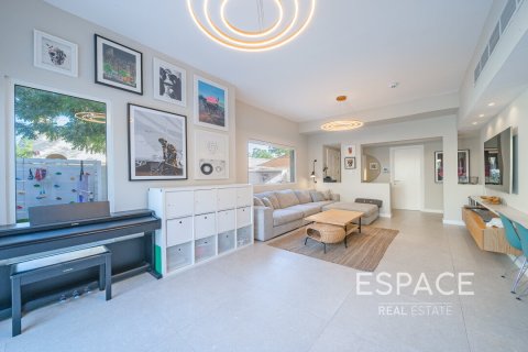 Villa in Springs 4, The Springs, Dubai 3 bedrooms, 232 sq.m. № 61888 - photo 3