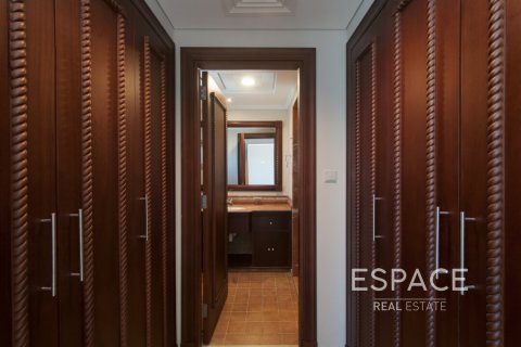 Villa in Victory Heights, Dubai Sports City, Dubai 5 bedrooms, 854 sq.m. № 61899 - photo 9