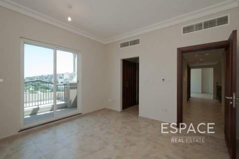 Villa in Victory Heights, Dubai Sports City, Dubai 5 bedrooms, 854 sq.m. № 61899 - photo 8