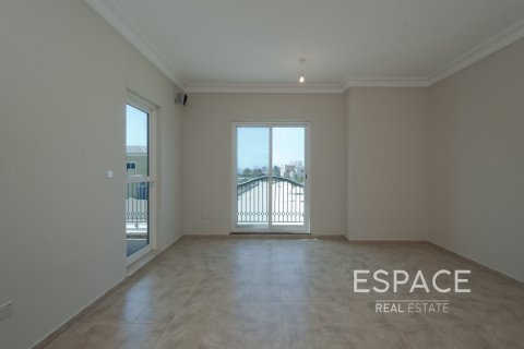Villa in Victory Heights, Dubai Sports City, Dubai 5 bedrooms, 854 sq.m. № 61899 - photo 6