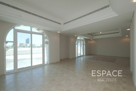 Villa in Victory Heights, Dubai Sports City, Dubai 5 bedrooms, 854 sq.m. № 61899 - photo 14