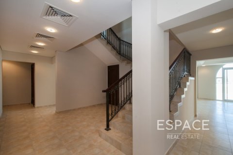 Villa in Victory Heights, Dubai Sports City, Dubai 5 bedrooms, 854 sq.m. № 61899 - photo 12