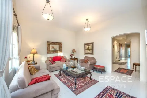 Villa in The Lakes, Dubai 3 bedrooms, 282 sq.m. № 61896 - photo 5