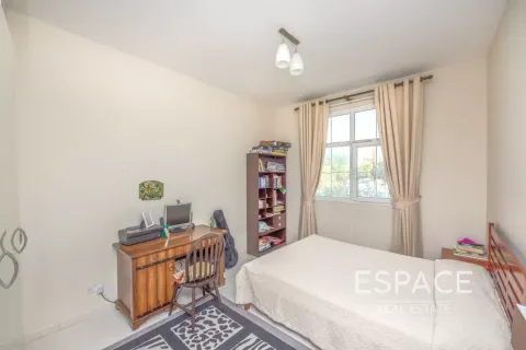 Villa in The Lakes, Dubai 3 bedrooms, 282 sq.m. № 61896 - photo 14