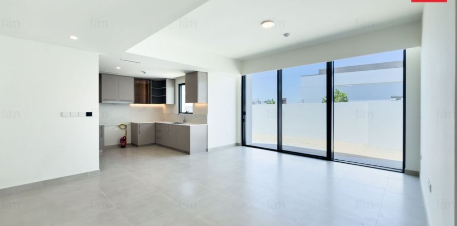 Вилла в Дубае, 4 спальни, 249м², № 112767