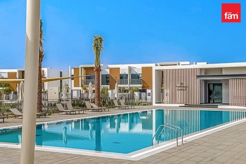 Снять в аренду таунхаус в Дубае: 4 спальни, 229.9м², № 112766 - фото 8