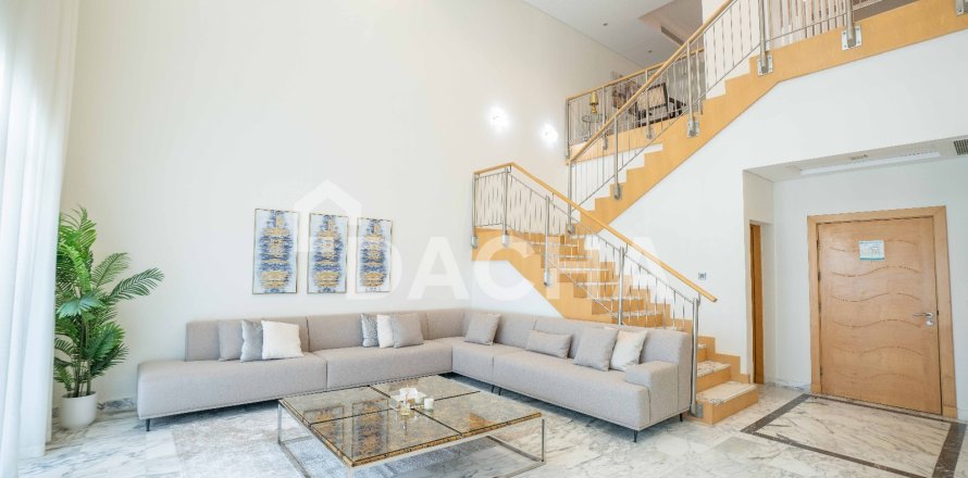 Apartment in Shoreline Apartments, Palm Jumeirah, Dubai 4 bedrooms, 450 sq.m. № 105011
