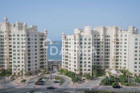 Apartment in Shoreline Apartments, Palm Jumeirah, Dubai 4 bedrooms, 450 sq.m. № 105011 - photo 8