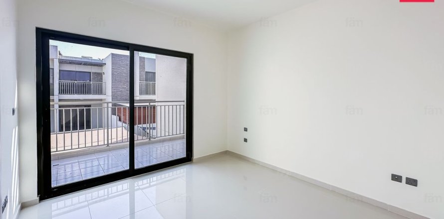 Townhouse in Dubai 3 bedrooms, 174.8 sq.m. № 110853