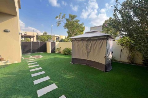 Adosado en Dubai, 3 dormitorios, 284 m², № 97084 - foto 2