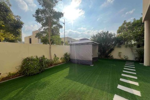 Adosado en Dubai, 3 dormitorios, 284 m², № 97084