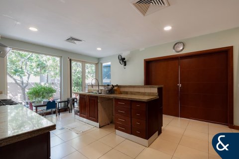 Villa in Arabian Ranches, Dubai 5 bedrooms, 450 sq.m. № 74727 - photo 10