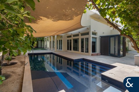 Villa in Arabian Ranches, Dubai 5 bedrooms, 450 sq.m. № 74727 - photo 1