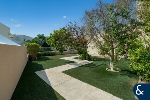 Villa in Arabian Ranches, Dubai 5 bedrooms, 450 sq.m. № 74727 - photo 30