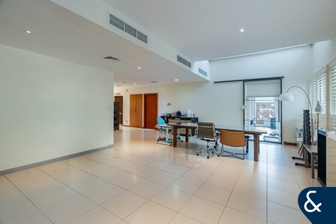 Villa in Arabian Ranches, Dubai 5 bedrooms, 450 sq.m. № 74727 - photo 5