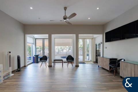 Villa in Arabian Ranches, Dubai 5 bedrooms, 450 sq.m. № 74727 - photo 11