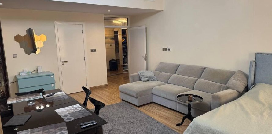 Квартира в Дубае, 1 спальня, 107.4м², № 67581